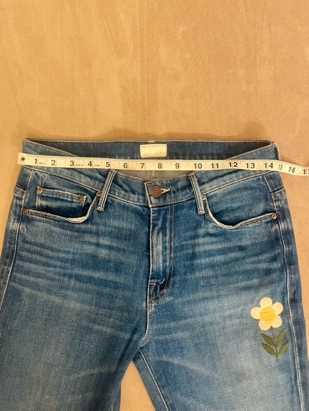 MOTHER The Weekender Fray in Gold Rush Size 27 - Picture 10 of 11